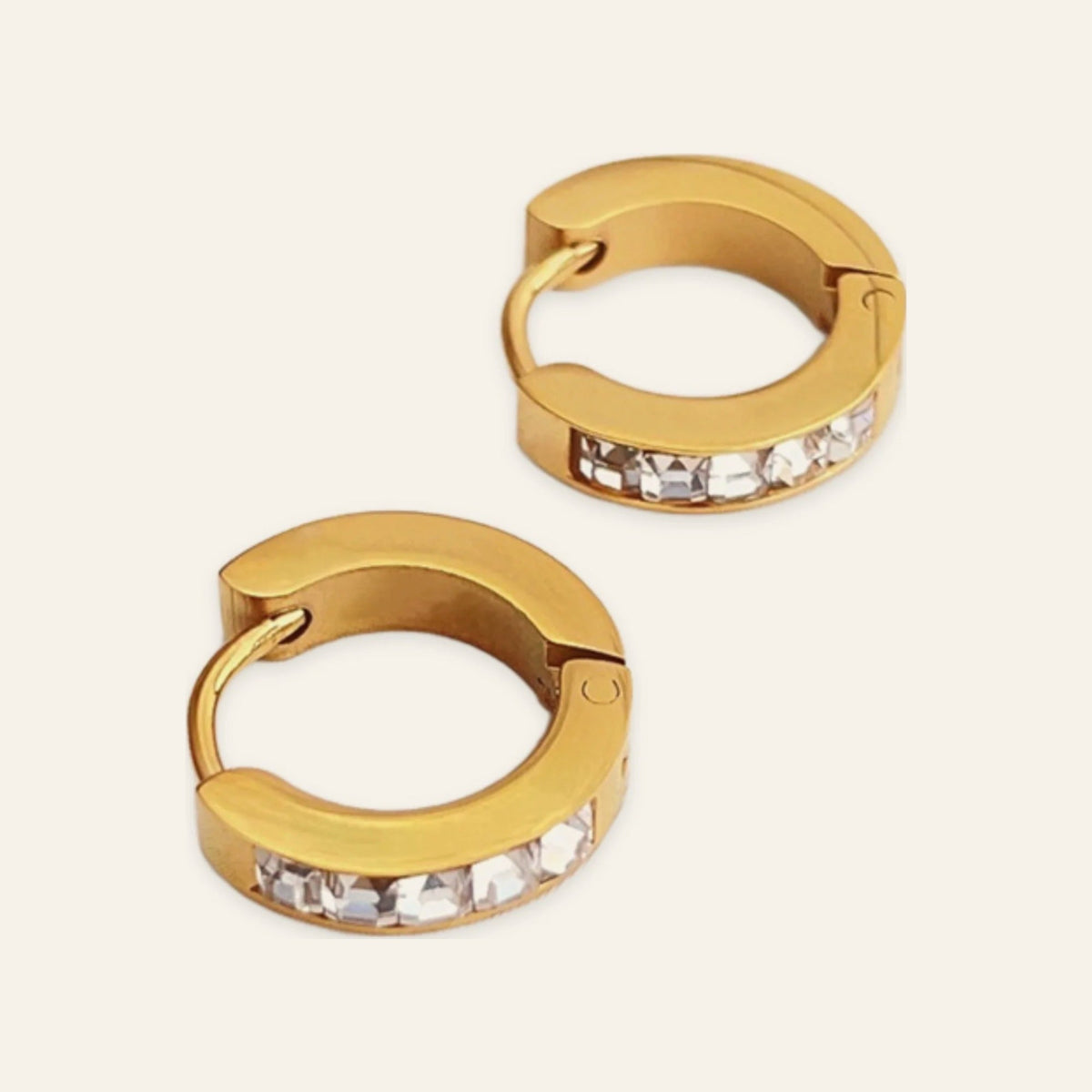 Huggies Lux VIATRIX – argolas pequenas com zircónias banhadas a ouro
